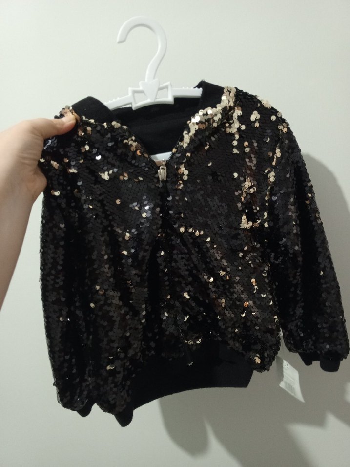 Siyah Pul Detaylı Kapüşonlu Kız Bolero - Görsel 4