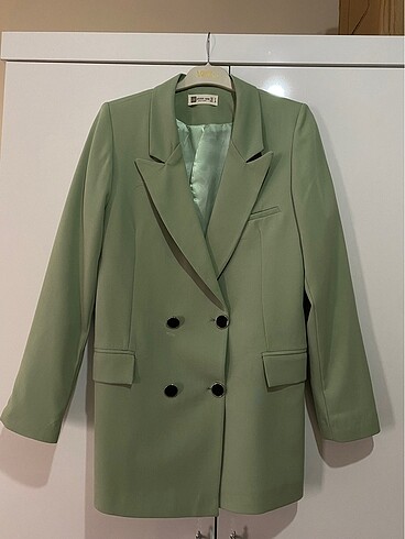 Yeşil blezer ceket