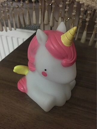Unicorn Ev süsü.