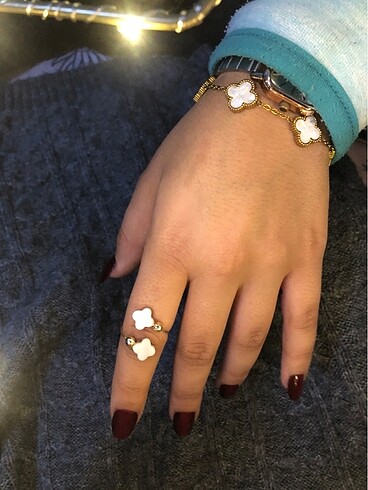 Van Cleef yonca yüzük