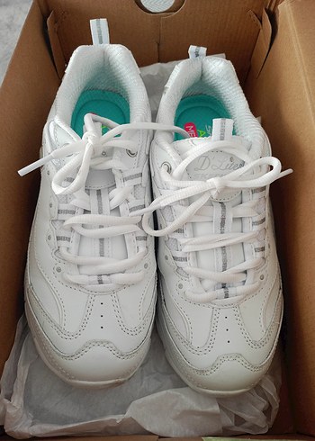 SKECHERS DLITES