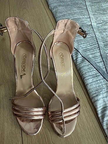 Zara Bronz topuklu sandalet
