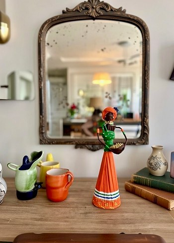 Renkli Turuncu Kadın Figürin - Görsel 2