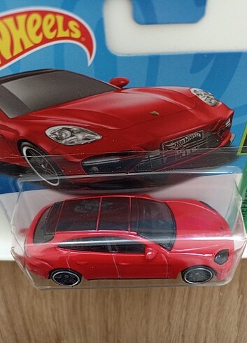  Beden Hot Wheels - Porsche Panemera Turbo Hybrit