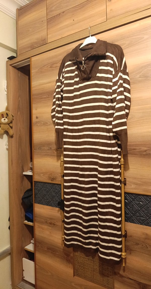 Uzun Kollu Kahverengi Çizgili Triko Elbise - Görsel 4