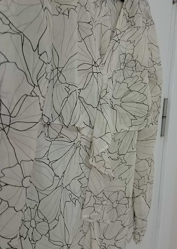 Koton Çiçek Desenli V Yakalı Şirin Bluz