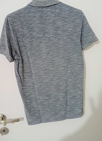 Gri polo yaka tişört