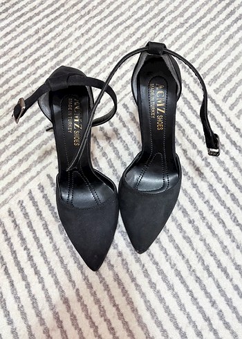 Diger Siyah Stiletto Tokalı Kadın Ayakkabı