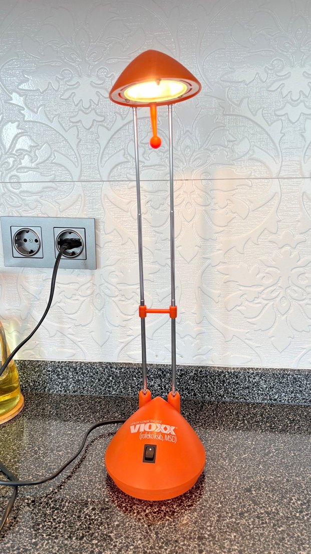 Turuncu Renkli Masa Lambası - Görsel 2