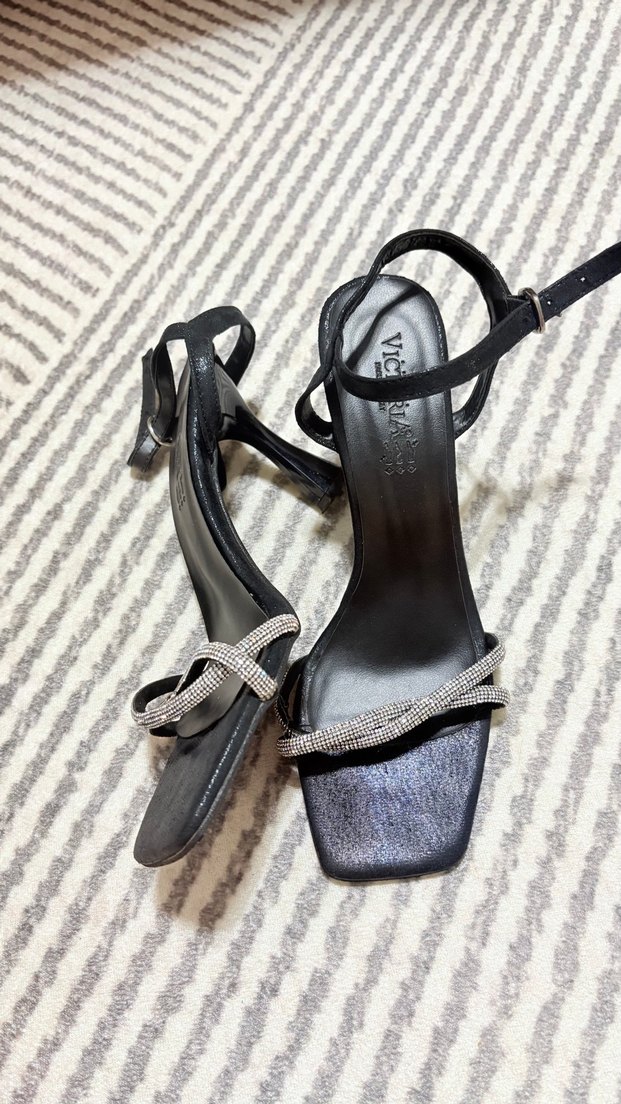 Minimalist Siyah topuklu taşlı - Görsel 3