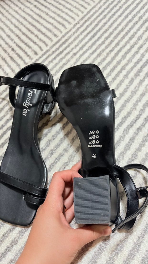 Kadın Siyah Topuklu Sandalet ayakkabı - Görsel 3