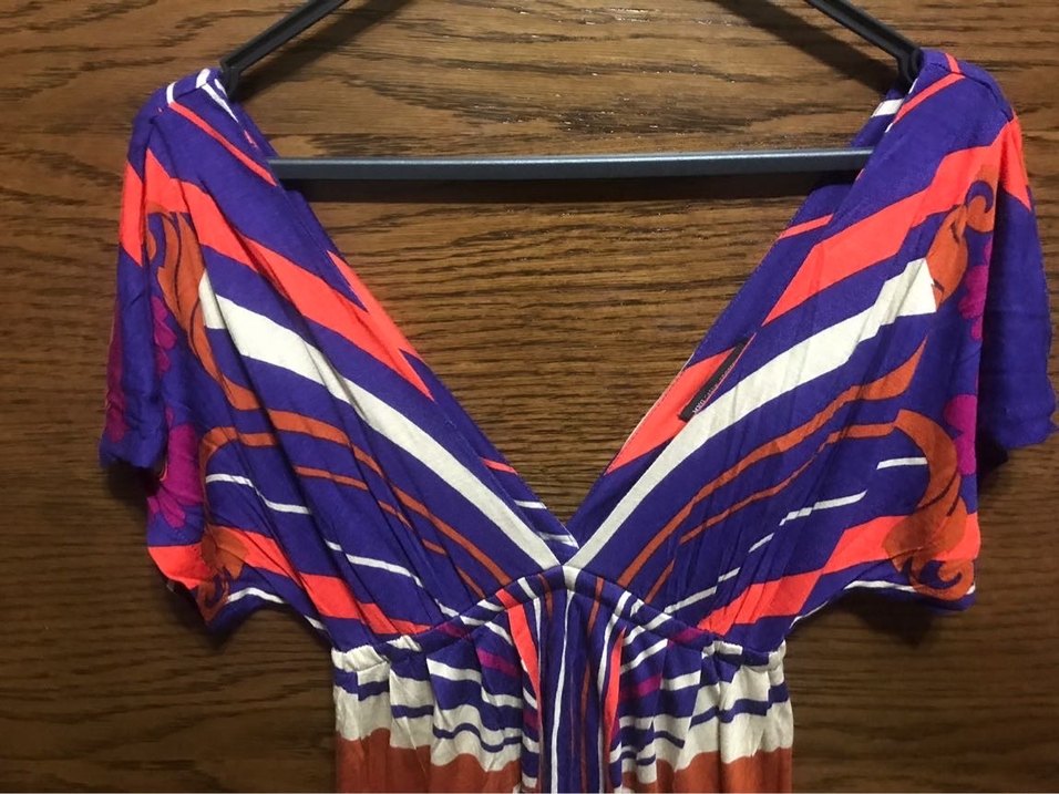 V Yaka Renkli Mango Elbise - Görsel 3