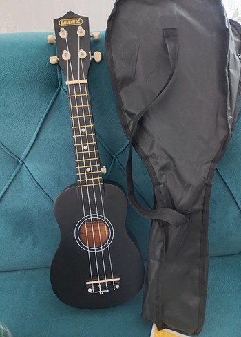 Siyah Midex Ukulele ve Taşıma Çantası