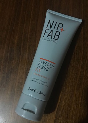 Garnier NIP+FAB Glycolic Fix Yüz Peelingi