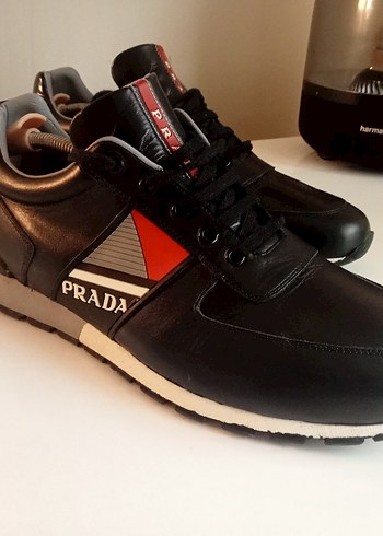 Prada 44