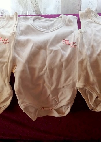 Beyaz Kolsuz Bebek Kız Çıtçıtlı Body