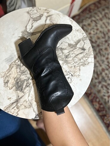 Zara Kadın kovboy çizme