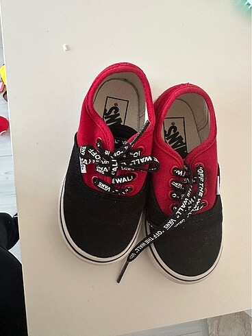 24 Beden Vans erkek çocuk ayakkabısı