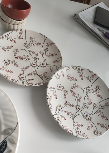 Çiçek Desenli Beyaz Yemek Takımı - Görsel 3