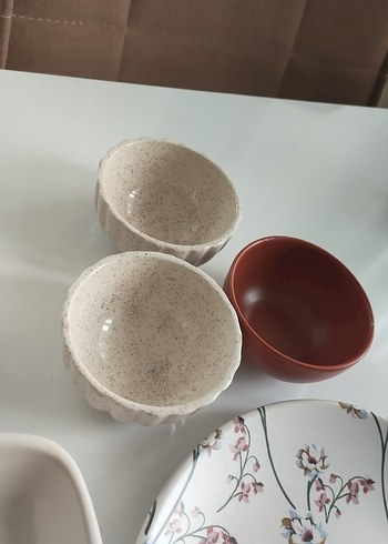 Çiçek Desenli Beyaz Yemek Takımı - Görsel 4