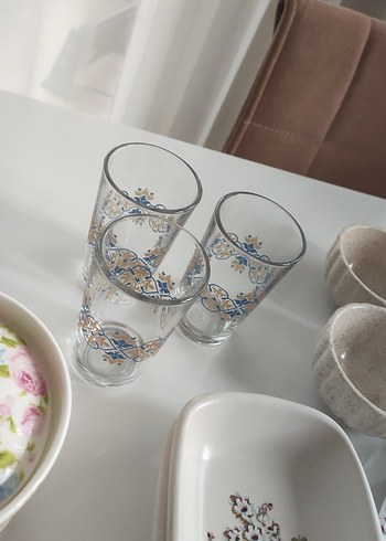 Çiçek Desenli Beyaz Yemek Takımı - Görsel 5