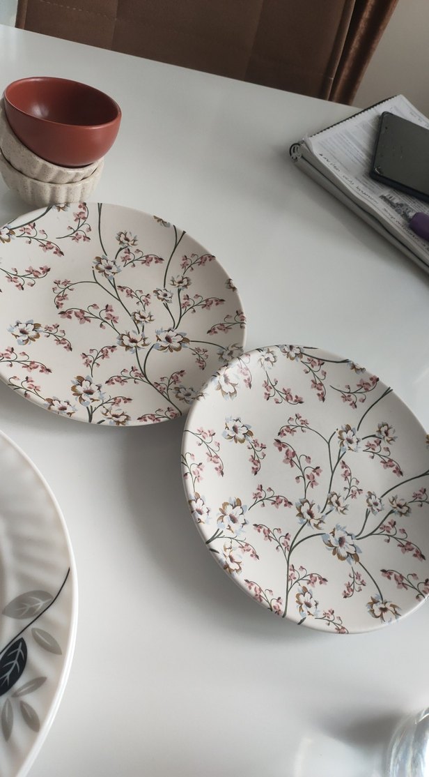 Çiçek Desenli Beyaz Yemek Takımı - Görsel 3