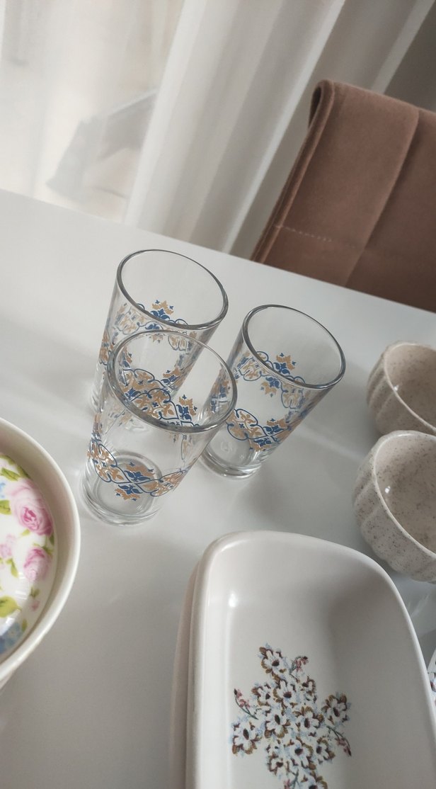 Çiçek Desenli Beyaz Yemek Takımı - Görsel 5