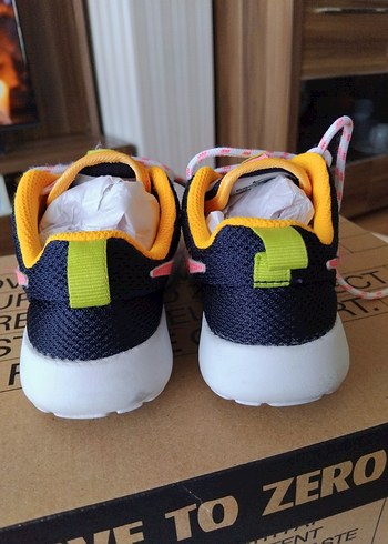 Nike Kız Çocuk Yazlık Ayakkabı - Görsel 4