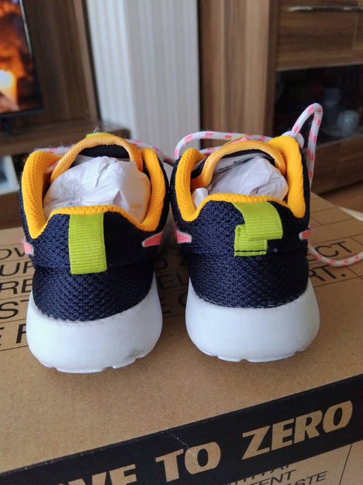 Nike Kız Çocuk Yazlık Ayakkabı - Görsel 4