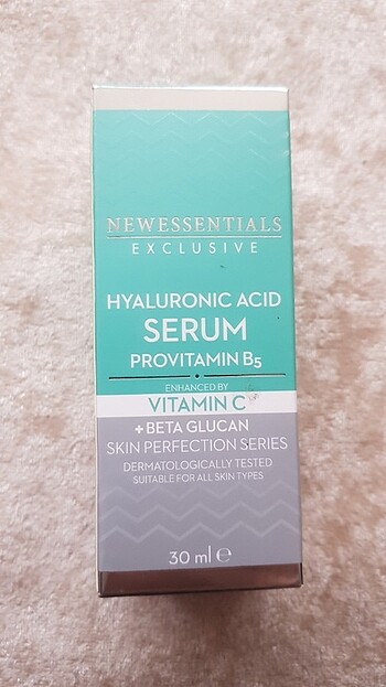 New essentials Hyaluronic acid serum