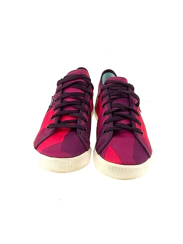 37,5 Beden Reebok Spor Ayakkabı %70 İndirimli.