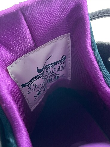 38,5 Beden çeşitli Renk Nike Spor Ayakkabı %70 İndirimli.