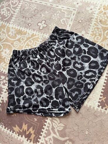 s Beden Leoparlı Şortlu Pijama Takımı