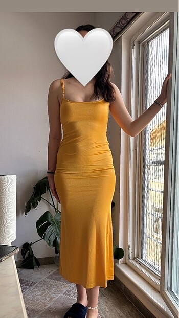 Bershka Vücudu Saran Elbise
