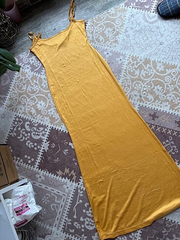 xs Beden Bershka Vücudu Saran Elbise