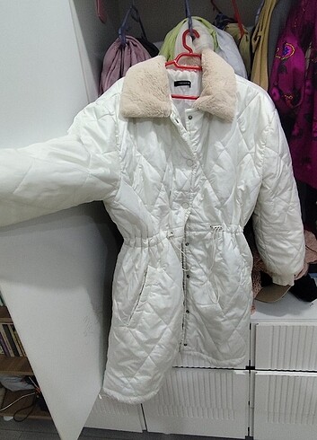 Astarlı kapitone Beyaz mont  - Görsel 5