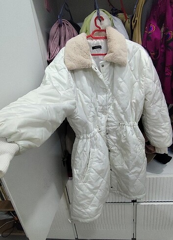 Astarlı kapitone Beyaz mont  - Görsel 7