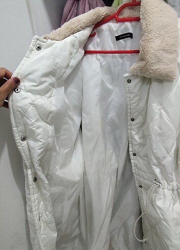 Astarlı kapitone Beyaz mont  - Görsel 10