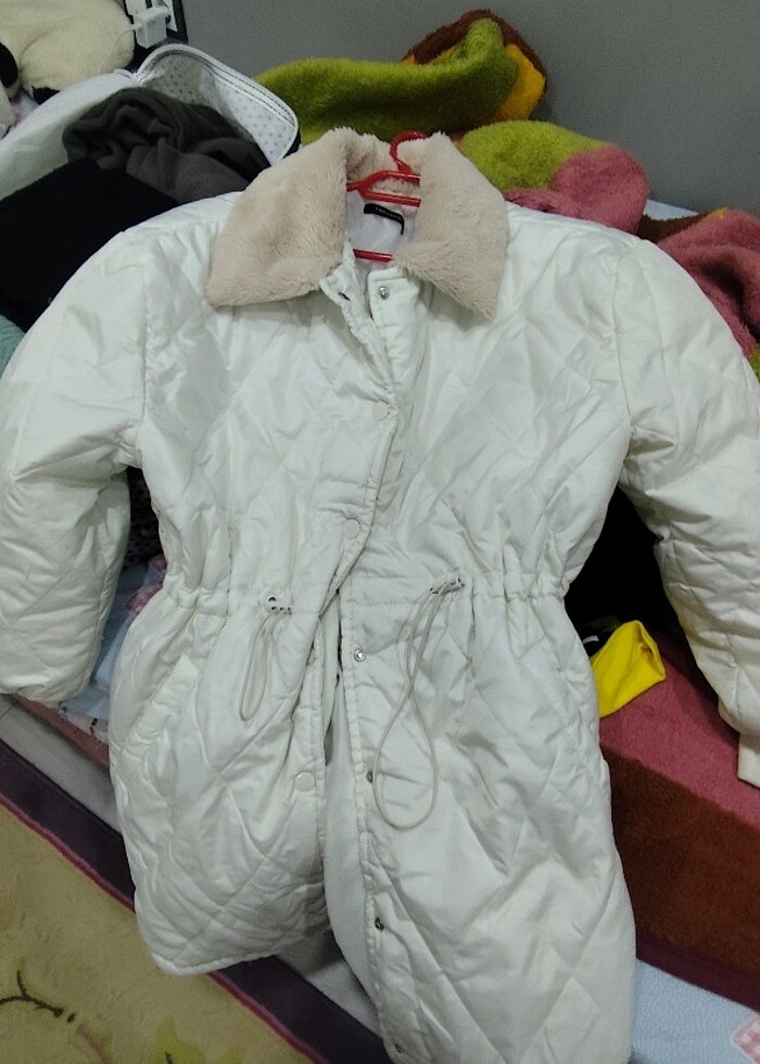 Astarlı kapitone Beyaz mont  - Görsel 2