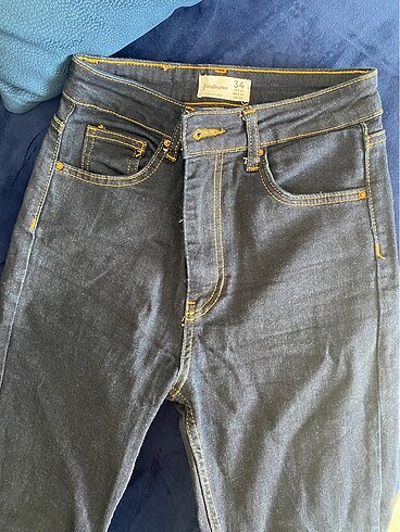 Stradivarius koyu jean