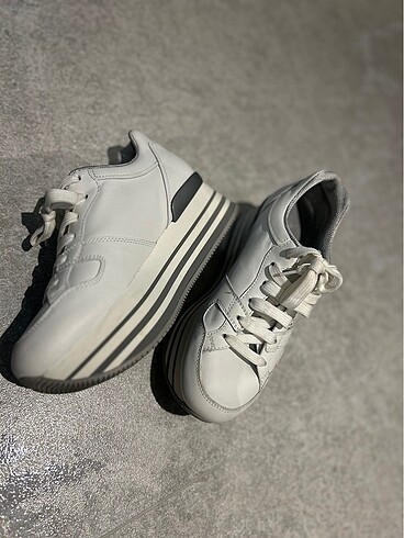 37 Beden Hogan sneaker