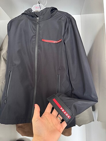 Prada Prada yağmurluk