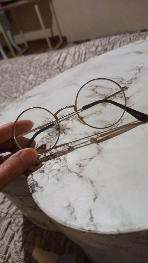 Minimalist Şeffaf Kadın Gözlüğü - Görsel 2