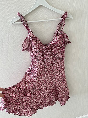 Zara Fuşya mini çiçekli elbise