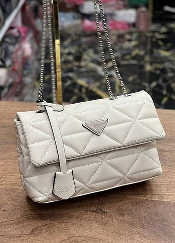 Prada Prada Çapraz Omuz Çantası 