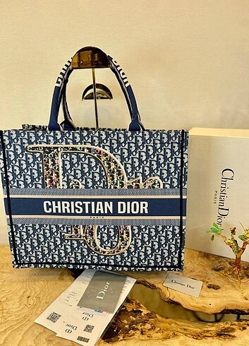 Model Seçenekleri İle Cristian Dior Çanta