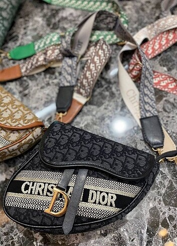 Christian Dior Çapraz Omuz Çantası 