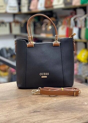 Guess Günün En Şık Modeli Guess Çapraz Askılı OMUZ Çantası 