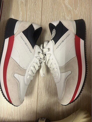 38 Beden TOMMY HILFIGER KADIN SNEAKERS