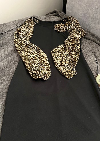 Leopar Desenli Siyah Elbise